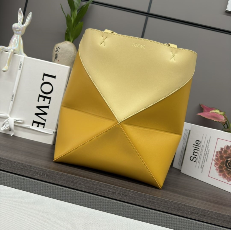 l*ew* shopping bags